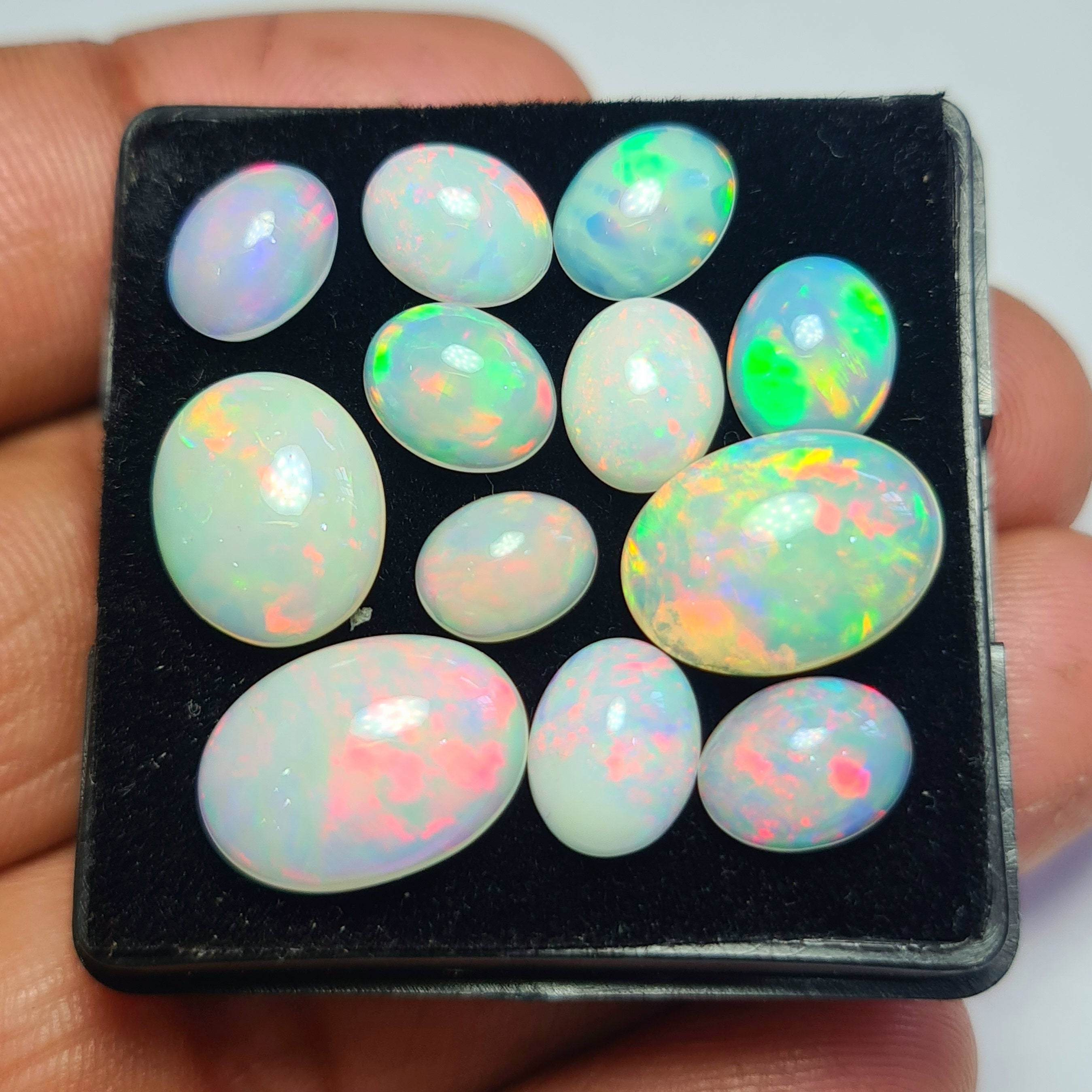 12 pcs of Natural Opal Oval Shape | 17.7Cts | 8mm to 14mm size