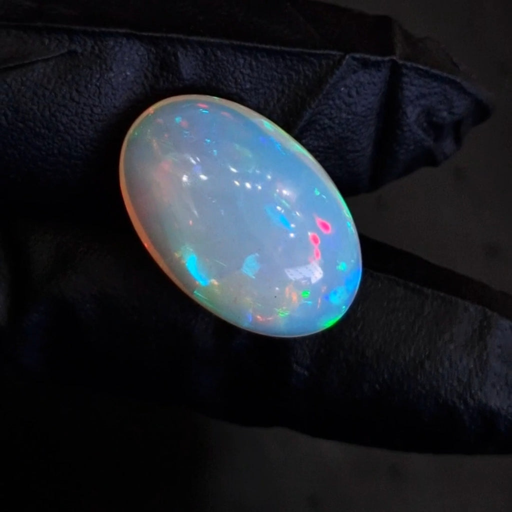 17.3Cts Natural Ethiopian Opal Cabochon | Oval | 25x16mm | Untreated