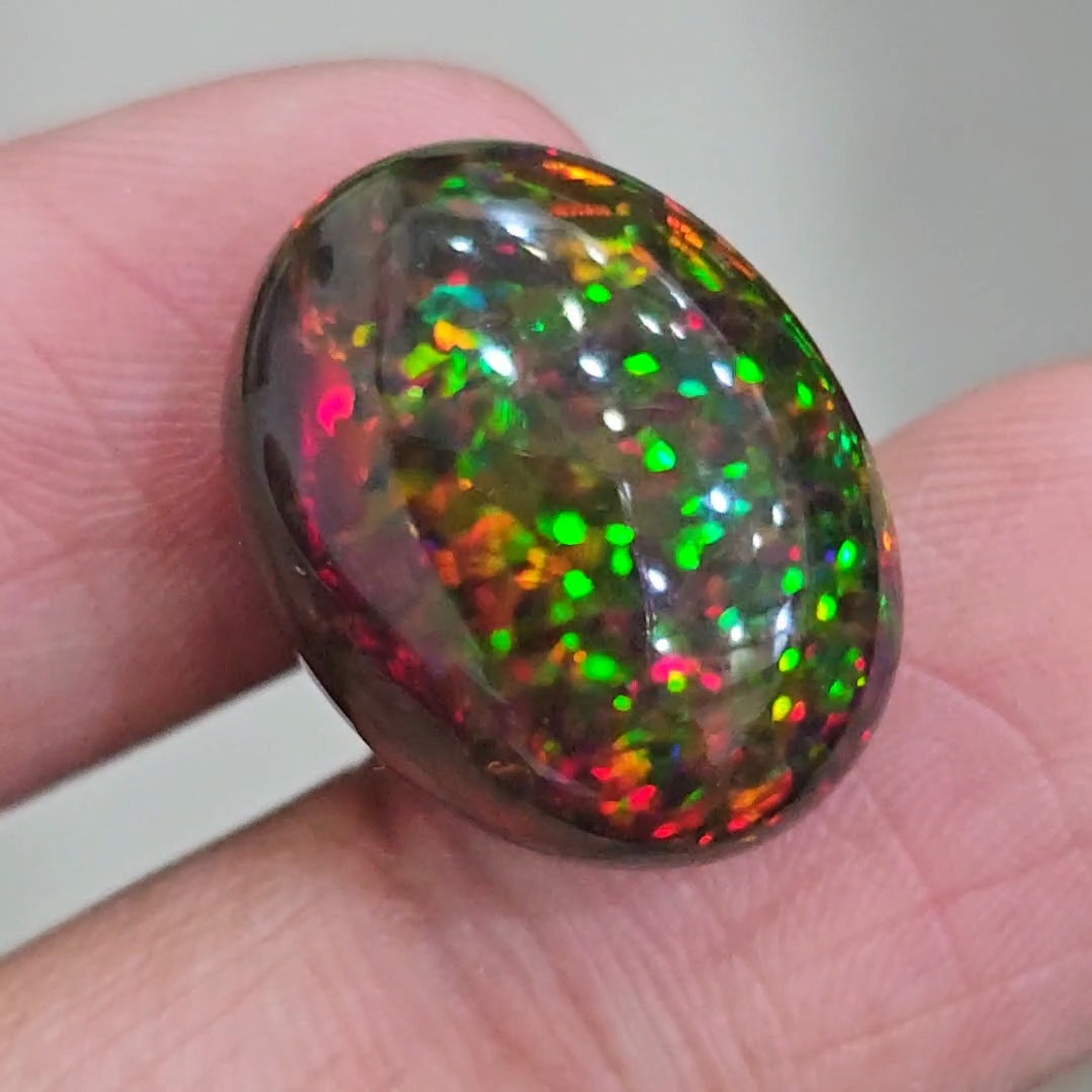 15.8Cts Natural Ethiopian Black Opal Cabochon | Oval | 20x16mm | Smoked