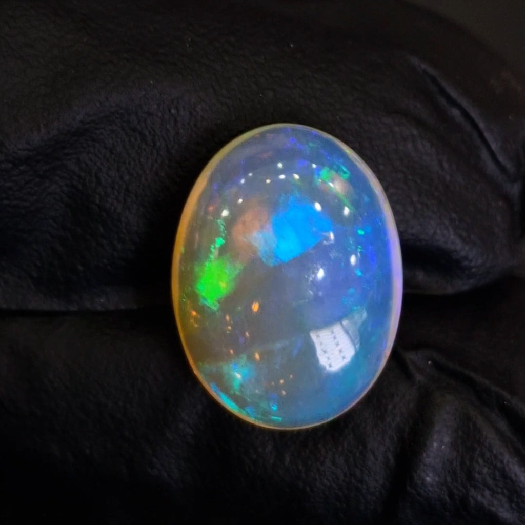 9.1Cts Natural Ethiopian Opal Cabochon | Oval | 19x14mm | Untreated