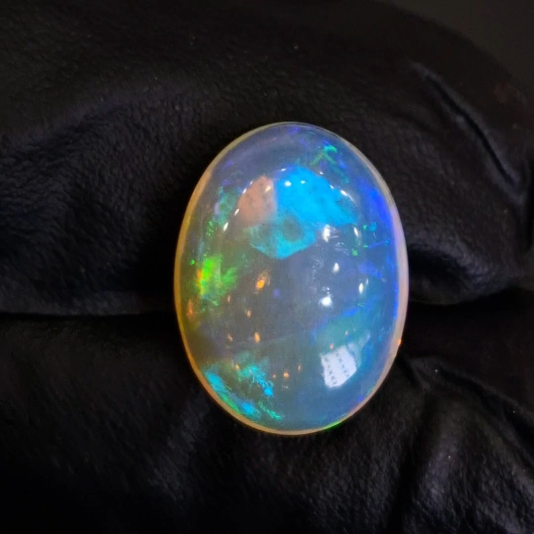 9.1Cts Natural Ethiopian Opal Cabochon | Oval | 19x14mm | Untreated