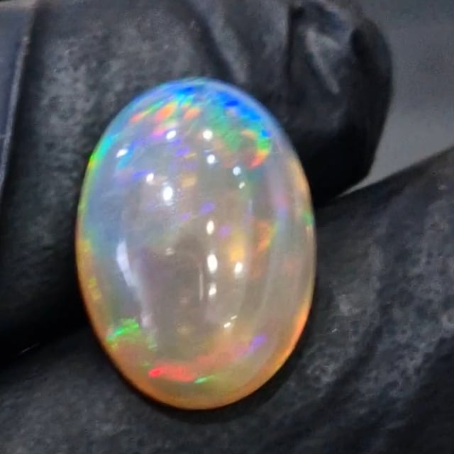 9.2Cts Natural Ethiopian Opal Cabochon | Oval | 18x13mm | Untreated
