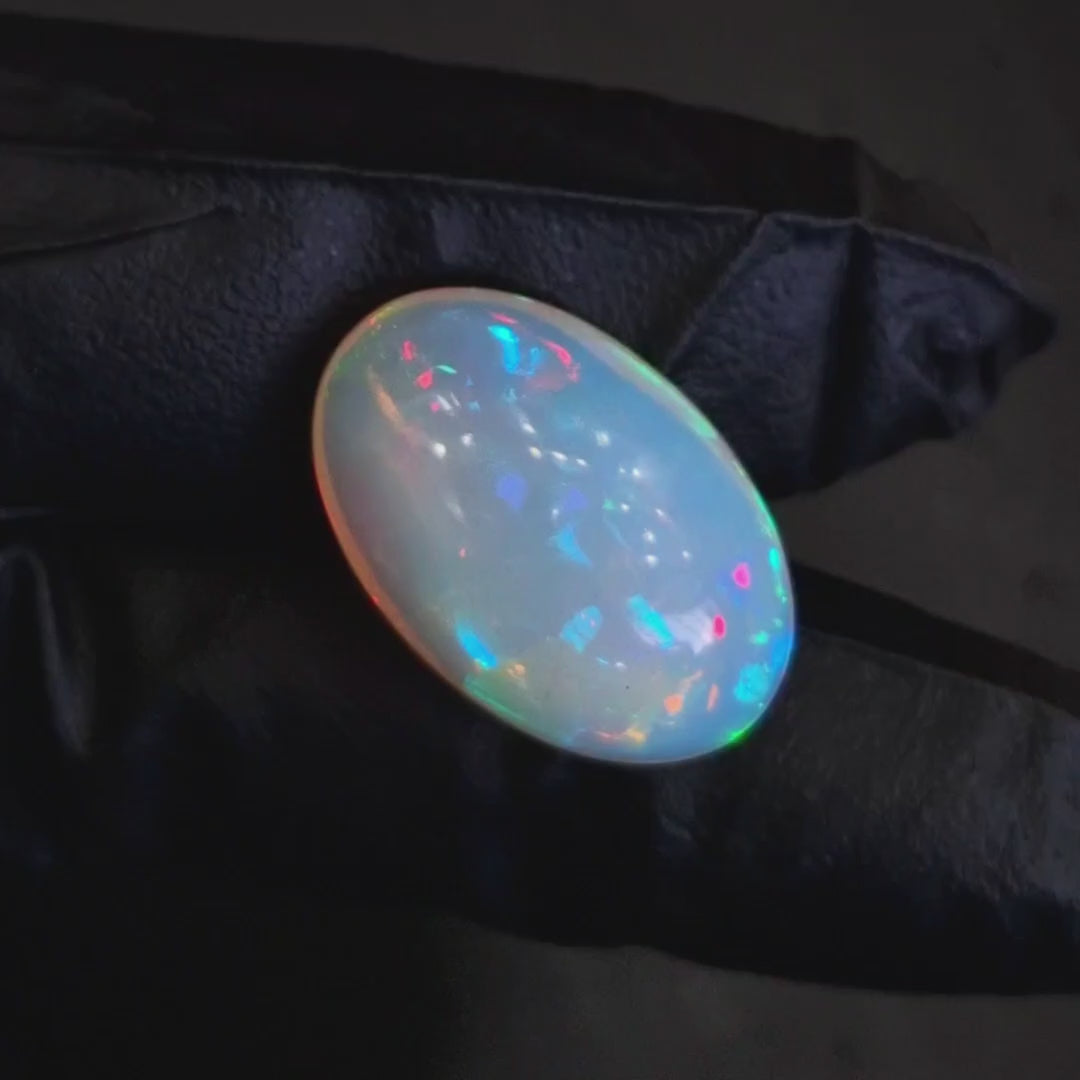 17.3Cts Natural Ethiopian Opal Cabochon | Oval | 25x16mm | Untreated